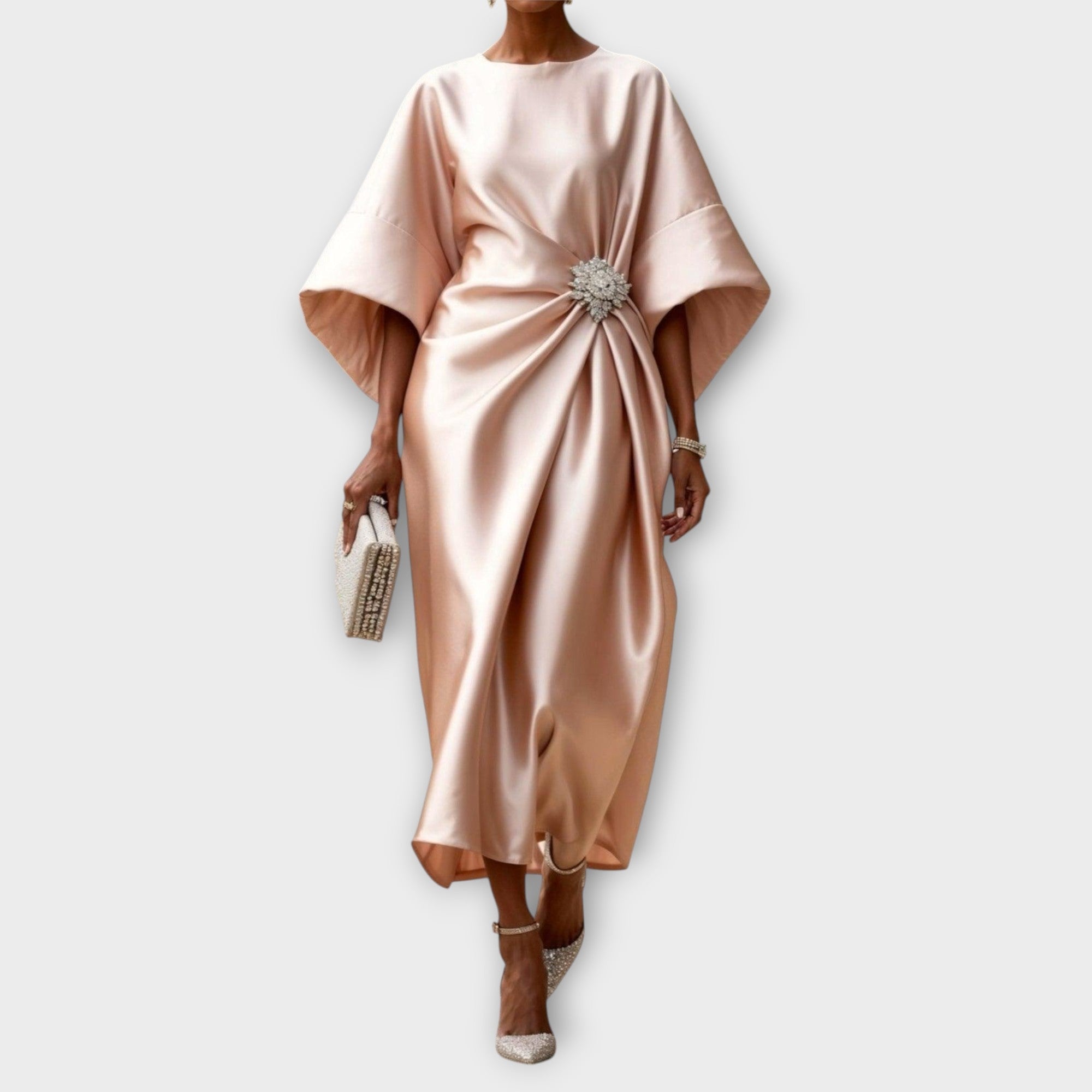Selene – Robe midi élégante en satin