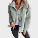 Leena – Veste boutonnée style sherpa 