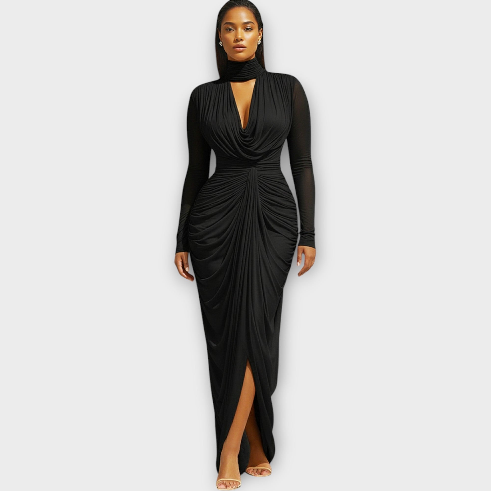 Seraphina – Robe de soirée drapée à col montant