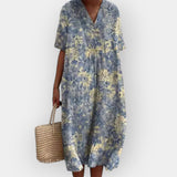 Robe fleurie pour les journées d'été