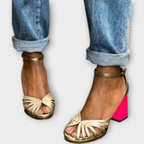 Escarpins roses chics à talons carrés