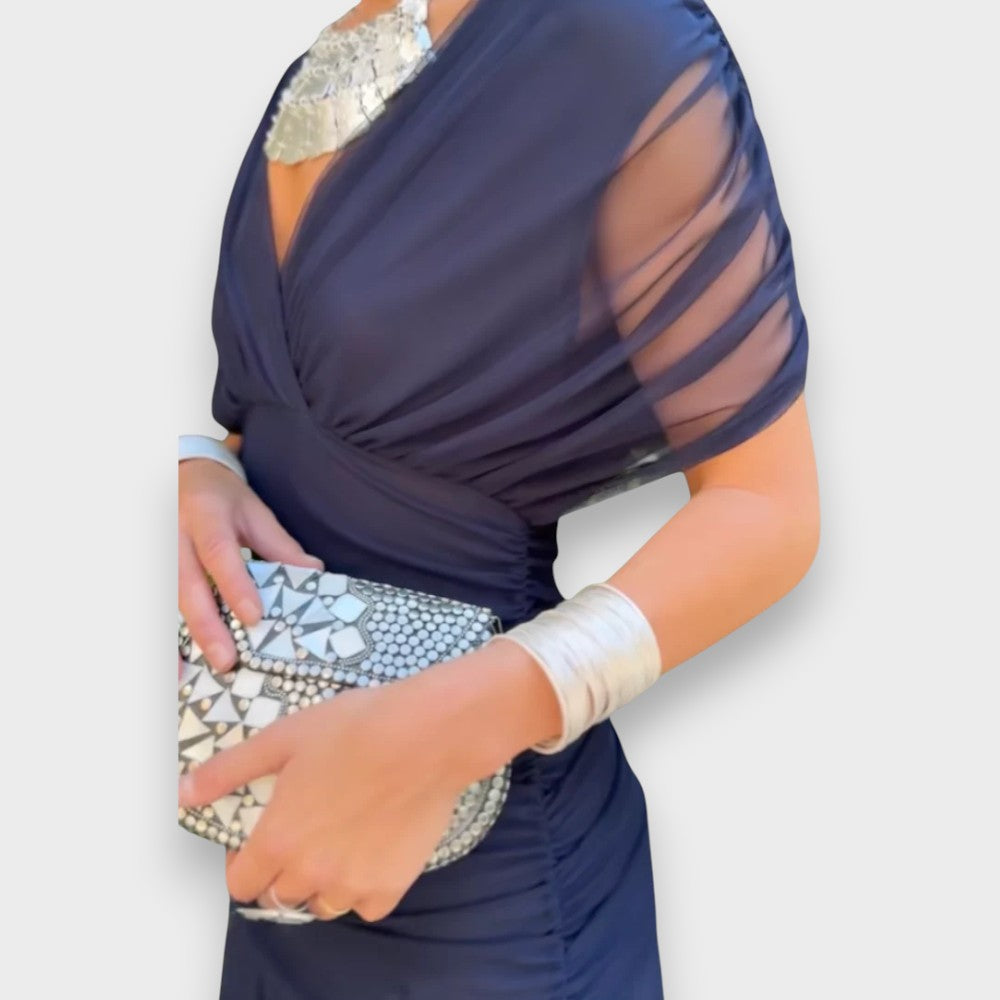 Malia | Robe élégante à col en V