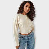 Gilet court moderne avec détails de boutons 