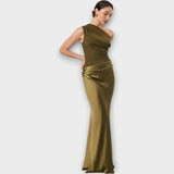 Amber – Robe longue en satin à une épaule