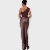Amber – Robe longue en satin à une épaule