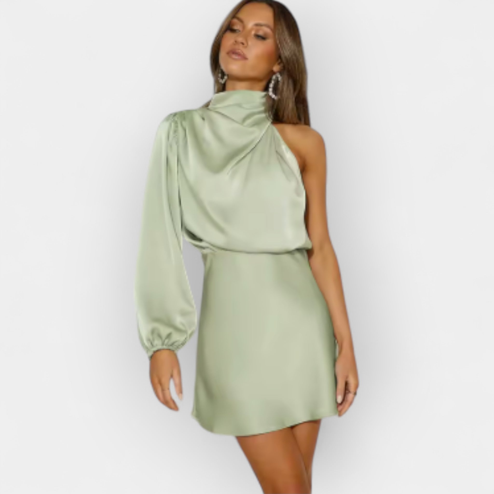 Robe en satin à motif asymétrique