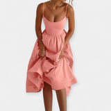 Robe courte à encolure ronde et bretelles