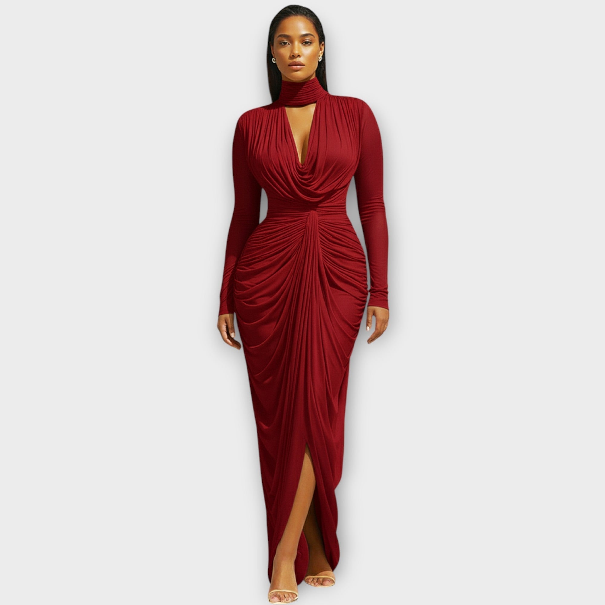 Seraphina – Robe de soirée drapée à col montant