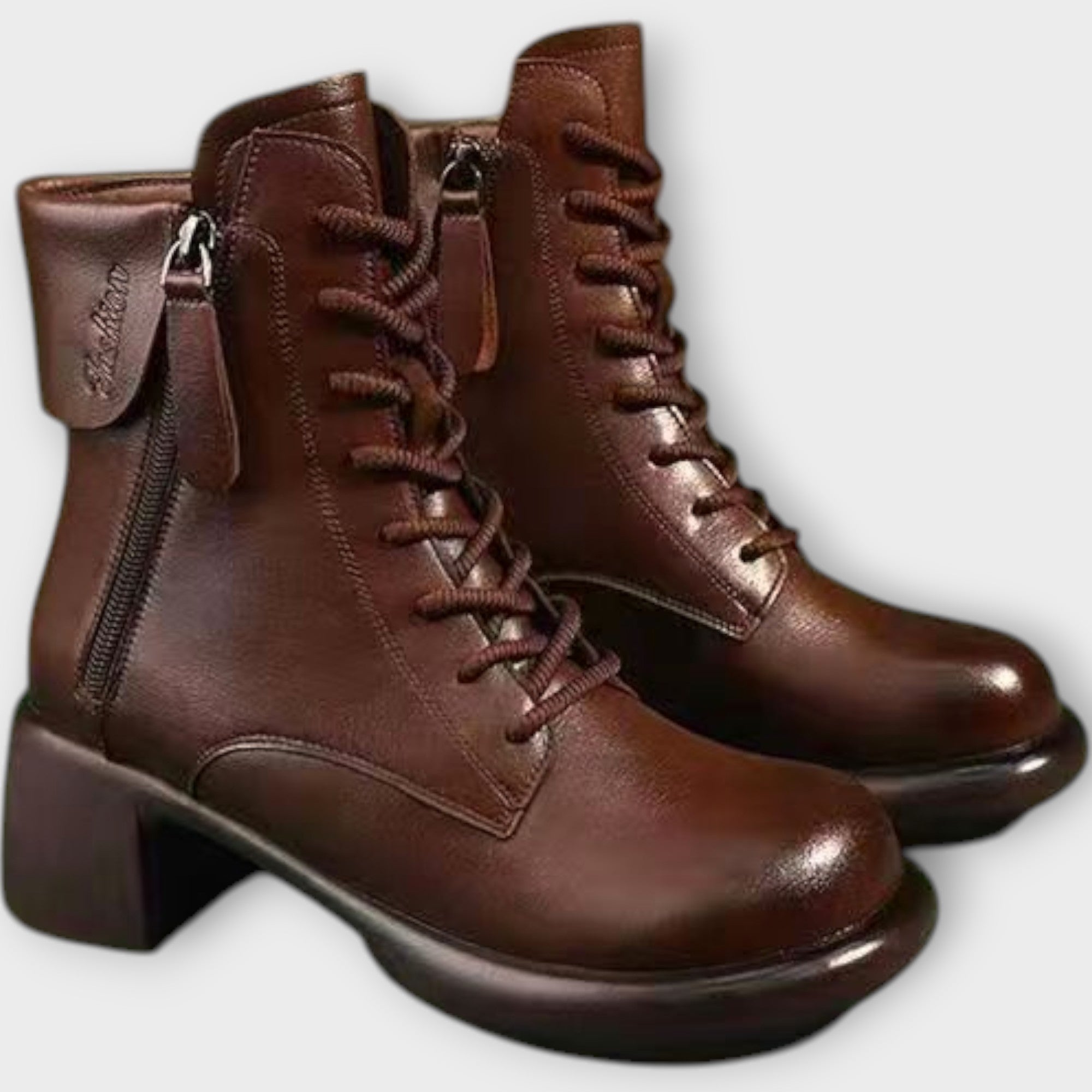 Bottes classiques à talons épais et lacets 