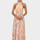 Robe midi à fleurs et ambiance romantique